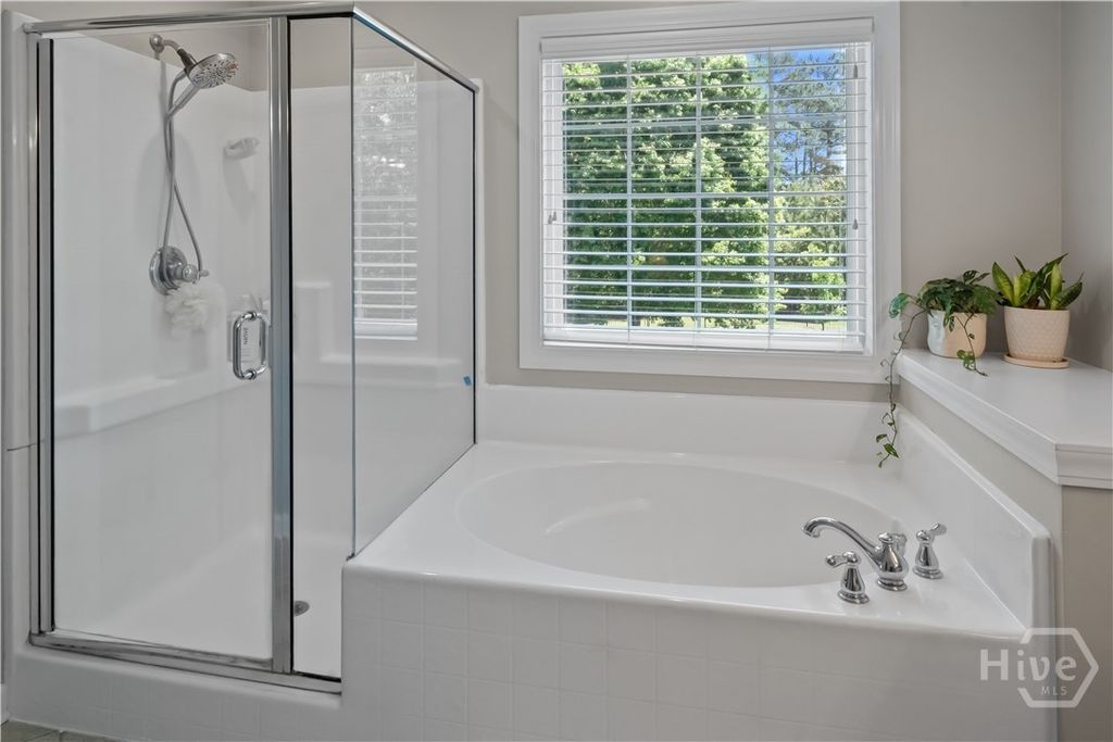 Image 39 of property listing at 240 Kingswood Drive, Richmond Hill, GA 31324