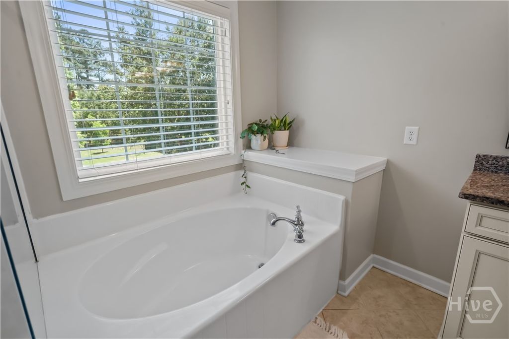 Image 40 of property listing at 240 Kingswood Drive, Richmond Hill, GA 31324