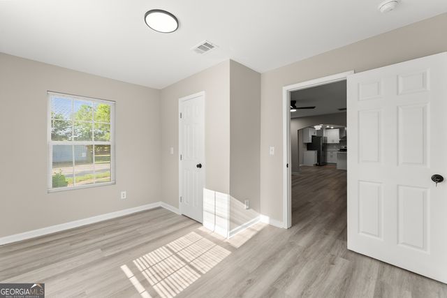 239 E Currahee Street, Toccoa, GA 30577