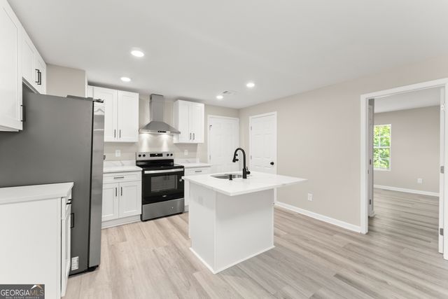 239 E Currahee Street, Toccoa, GA 30577