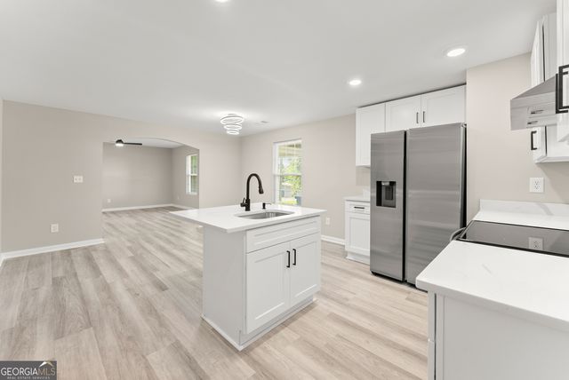 239 E Currahee Street, Toccoa, GA 30577