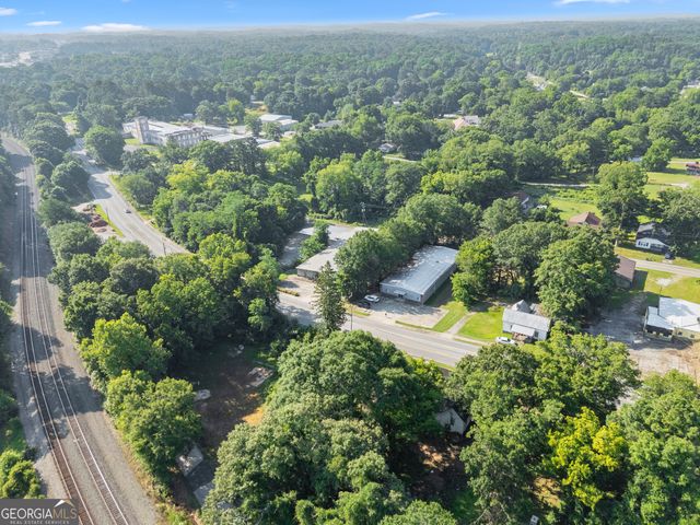 239 E Currahee Street, Toccoa, GA 30577