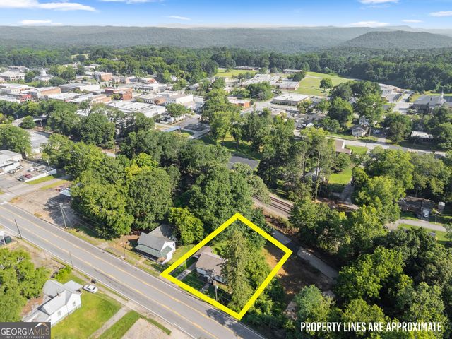 239 E Currahee Street, Toccoa, GA 30577