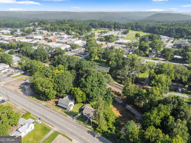 239 E Currahee Street, Toccoa, GA 30577