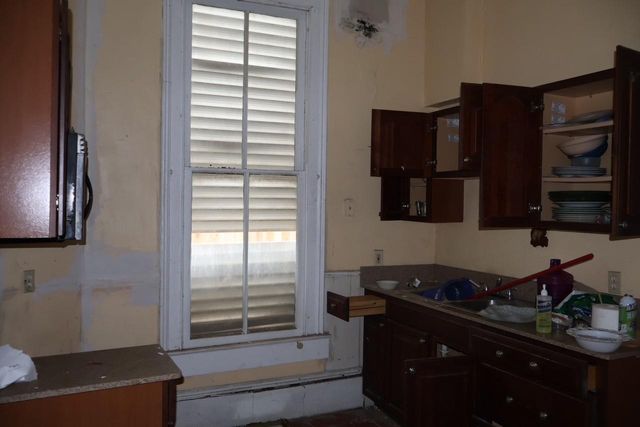 919 Winnie Street, Galveston, TX 77550