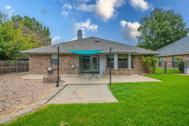 127 Mcalister Road, Burleson, TX 76028