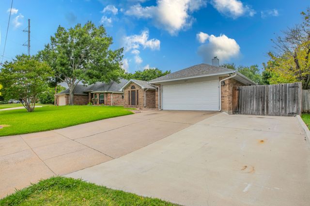127 Mcalister Road, Burleson, TX 76028