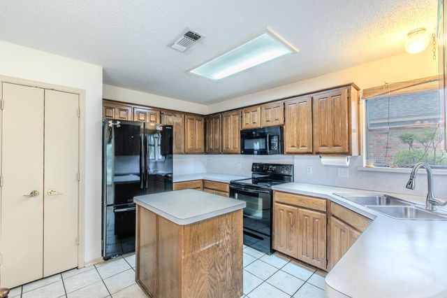 127 Mcalister Road, Burleson, TX 76028