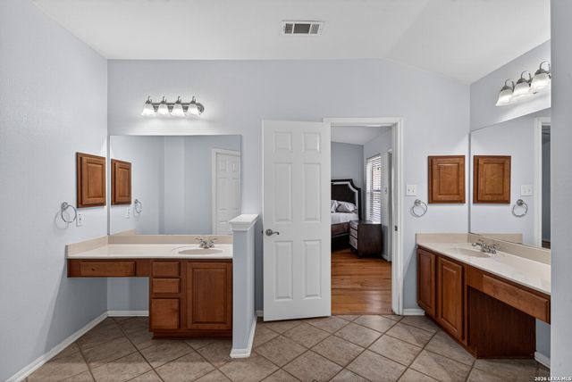 2210 CARDIGAN HL, San Antonio, TX 78232