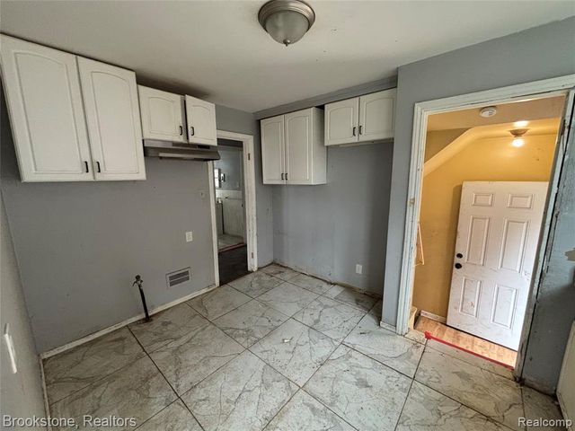 10222 Beaconsfield Street, Detroit, MI 48224