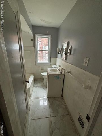 10222 Beaconsfield Street, Detroit, MI 48224