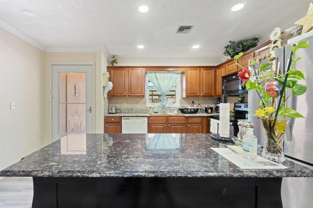 6531 SE Federal Highway Q108, Stuart, FL 34997