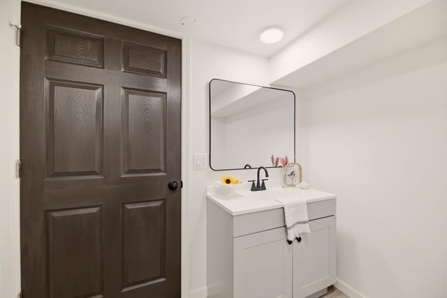 434 S Western Ave, Haysville, KS 67060