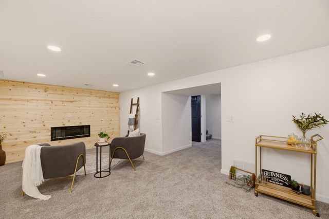 434 S Western Ave, Haysville, KS 67060