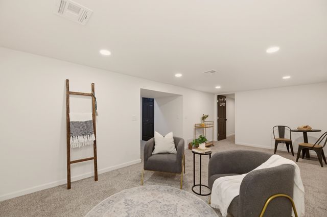 434 S Western Ave, Haysville, KS 67060