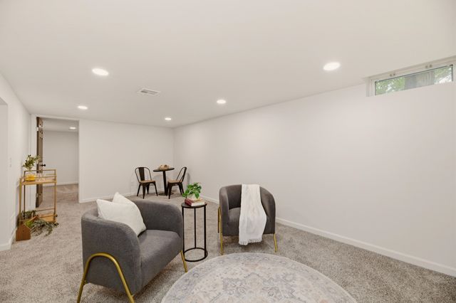 434 S Western Ave, Haysville, KS 67060