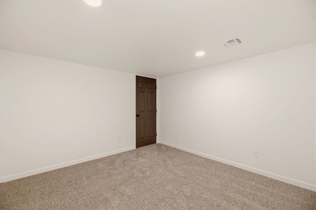 434 S Western Ave, Haysville, KS 67060