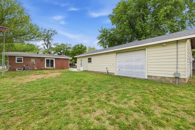 434 S Western Ave, Haysville, KS 67060