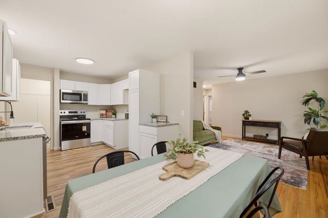 434 S Western Ave, Haysville, KS 67060