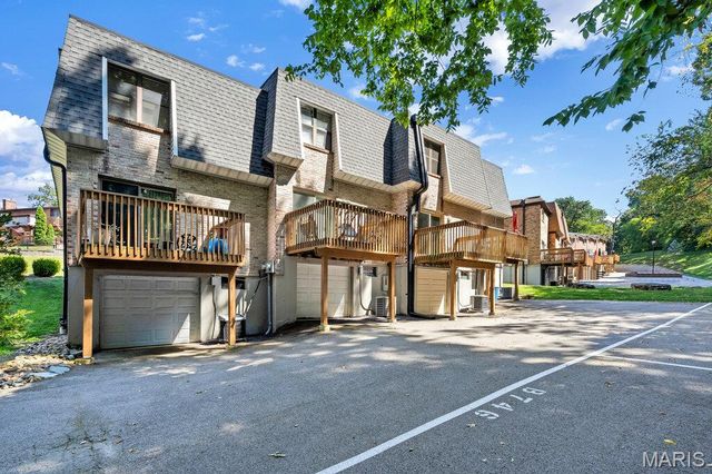 2744 Blackforest Drive, Oakville, MO 63129