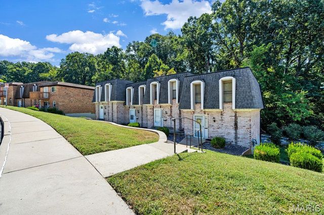 2744 Blackforest Drive, Oakville, MO 63129