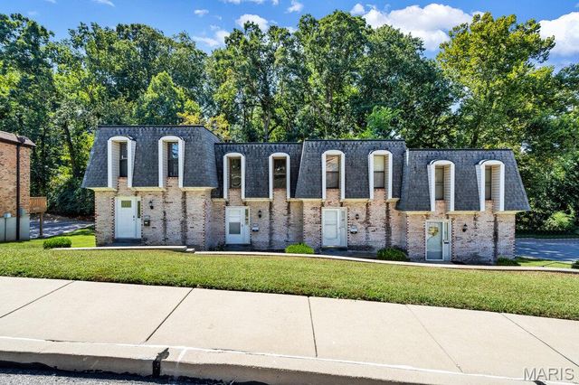 2744 Blackforest Drive, Oakville, MO 63129