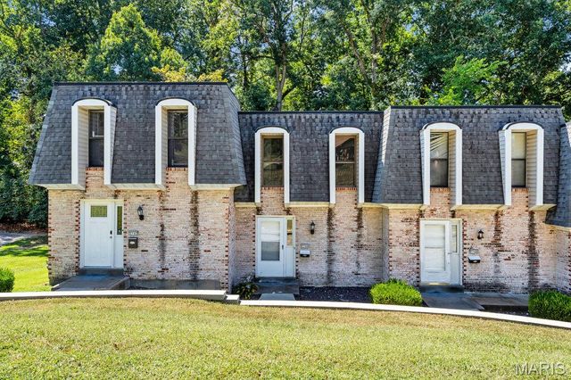 2744 Blackforest Drive, Oakville, MO 63129