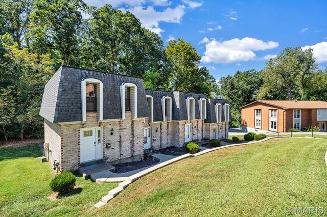 2744 Blackforest Drive, Oakville, MO 63129