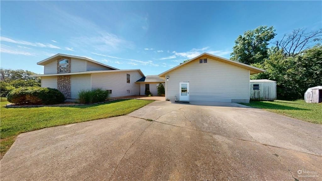 22535 S 1408th Road, Moundville, MO 64771
