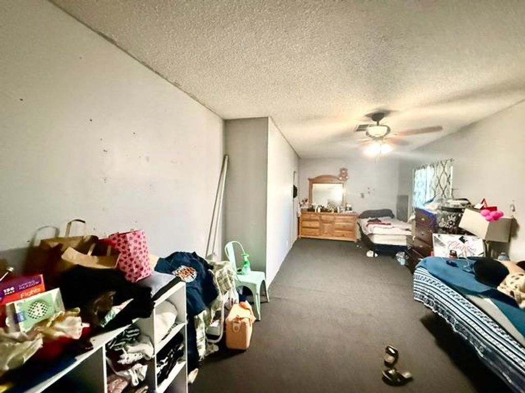 Image 13 of property listing at 2103 Floral Avenue, Selma, CA 93662