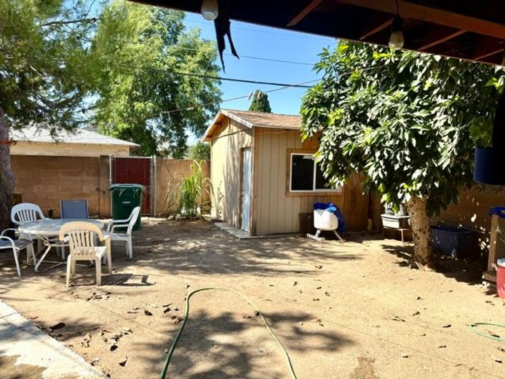 Image 20 of property listing at 2103 Floral Avenue, Selma, CA 93662
