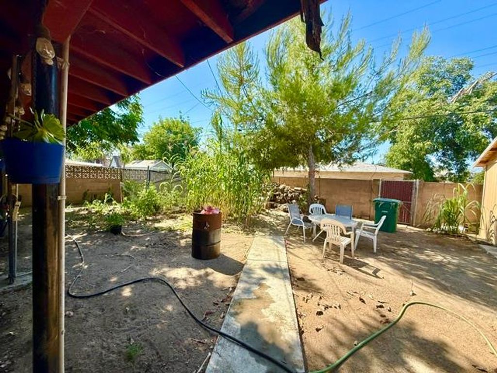Image 21 of property listing at 2103 Floral Avenue, Selma, CA 93662
