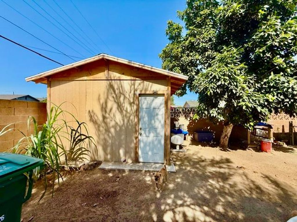 Image 22 of property listing at 2103 Floral Avenue, Selma, CA 93662