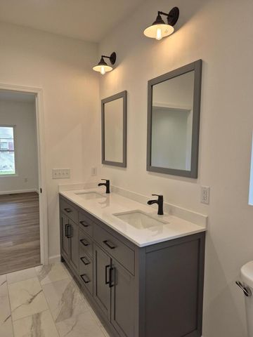 3360 E Grange AVENUE, Cudahy, WI 53110