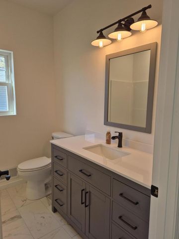 3360 E Grange AVENUE, Cudahy, WI 53110