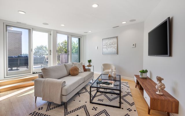 5747 N Sheridan Road GH, Chicago, IL 60660