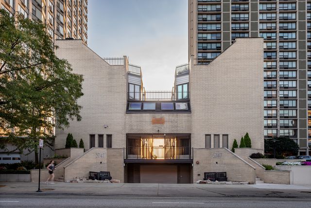 5747 N Sheridan Road GH, Chicago, IL 60660