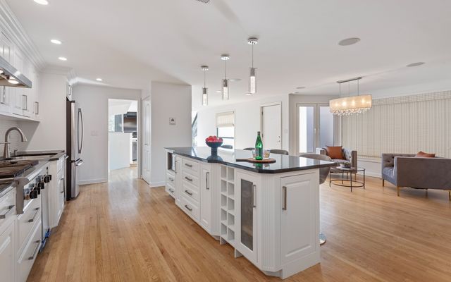 5747 N Sheridan Road GH, Chicago, IL 60660