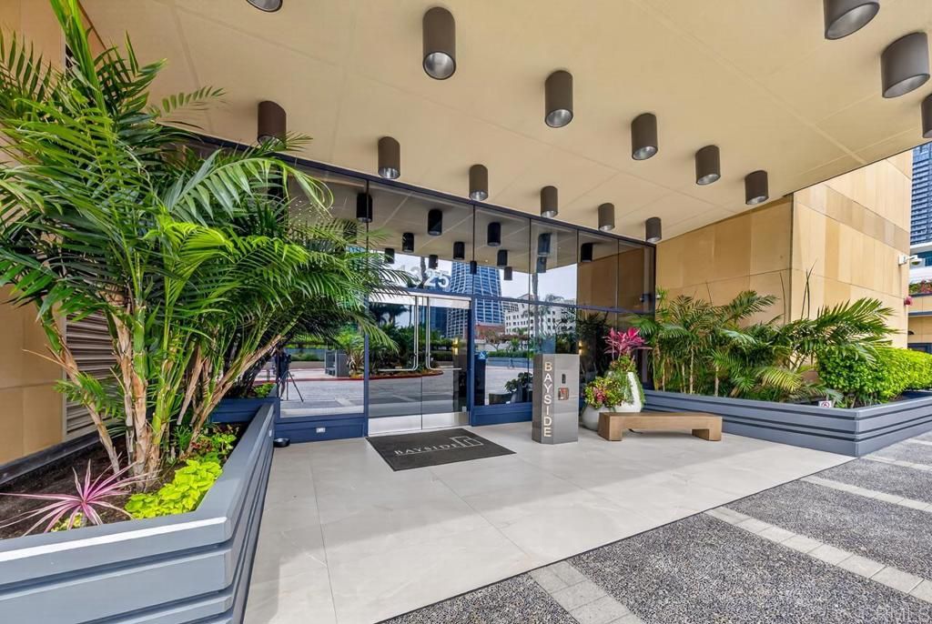 1325 Pacific Highway 1107/1101, San Diego, CA 92101 — exterior