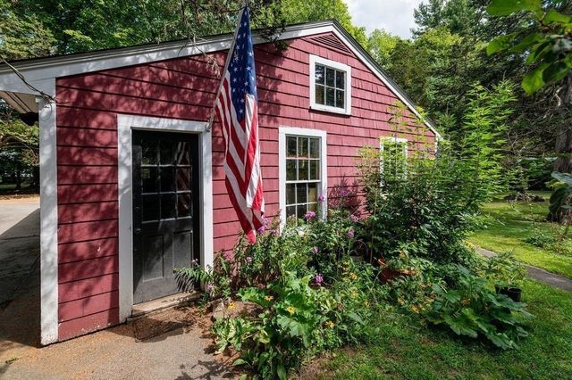 1248 Pleasant St, Brockton, MA 02301