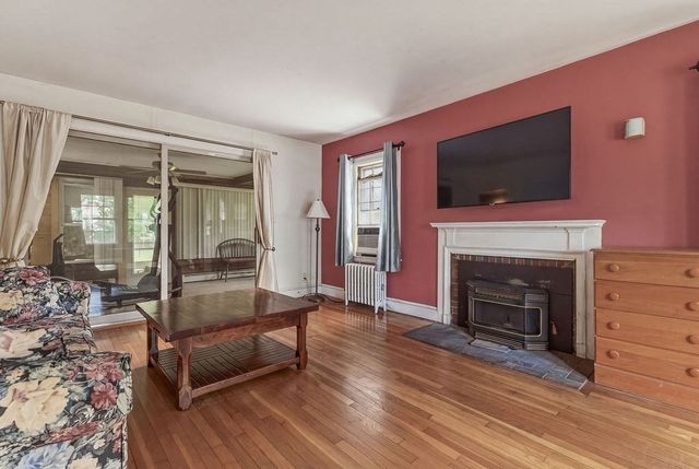 1248 Pleasant St, Brockton, MA 02301