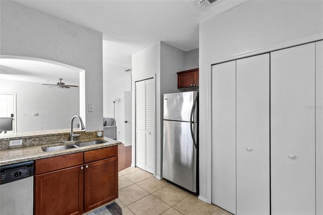 114 VISTA VERDI CIRCLE 216, Lake Mary, FL 32746
