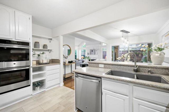 2131 Avy Avenue, Menlo Park, CA 94025
