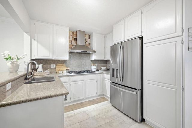2131 Avy Avenue, Menlo Park, CA 94025