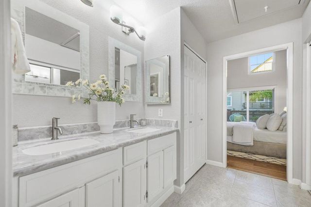 2131 Avy Avenue, Menlo Park, CA 94025