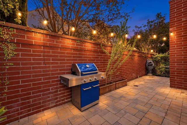 2131 Avy Avenue, Menlo Park, CA 94025