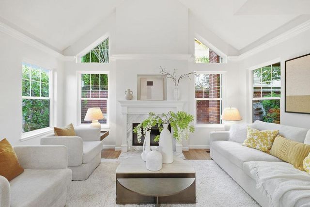 2131 Avy Avenue, Menlo Park, CA 94025