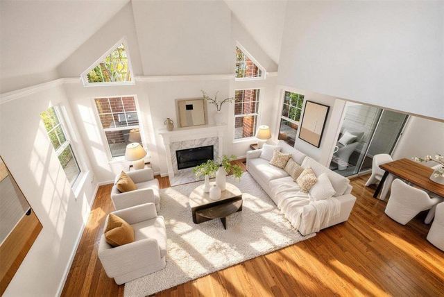 2131 Avy Avenue, Menlo Park, CA 94025