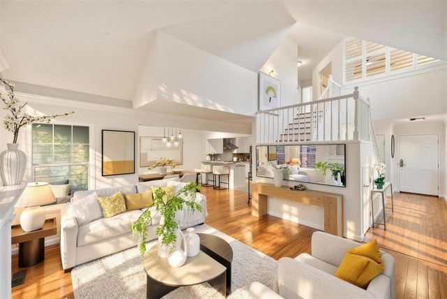 2131 Avy Avenue, Menlo Park, CA 94025