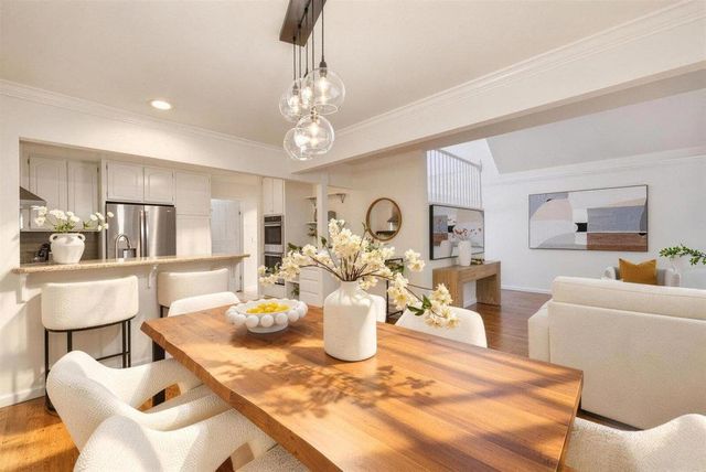 2131 Avy Avenue, Menlo Park, CA 94025